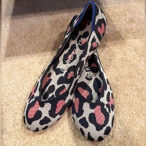 Rothy’s Red Cat rounded toe flats 8 grey pink leopard
